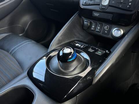 Nissan Leaf 40kWh N-Connecta Hatchback 5dr Electric Auto (150 ps) - U344