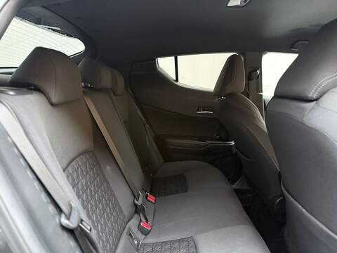 Toyota C-HR 1.8 VVT-h GPF Design SUV 5dr Petrol Hybrid CVT Euro 6 (s/s) (122 ps) - U346