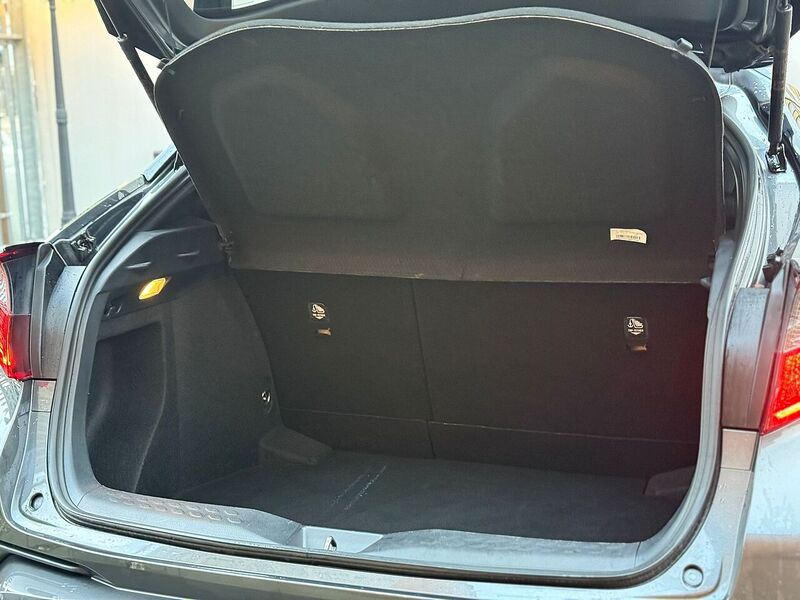 Toyota C-HR 1.8 VVT-h GPF Design SUV 5dr Petrol Hybrid CVT Euro 6 (s/s) (122 ps) - U346