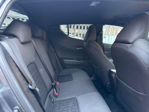 Toyota C-HR 1.8 VVT-h GPF Design SUV 5dr Petrol Hybrid CVT Euro 6 (s/s) (122 ps) - U346