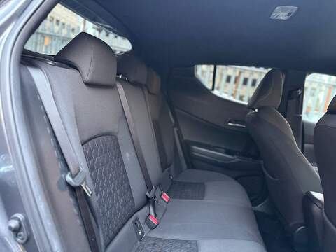 Toyota C-HR 1.8 VVT-h GPF Design SUV 5dr Petrol Hybrid CVT Euro 6 (s/s) (122 ps) - U346