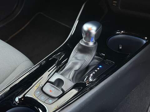 Toyota C-HR 1.8 VVT-h GPF Design SUV 5dr Petrol Hybrid CVT Euro 6 (s/s) (122 ps) - U346