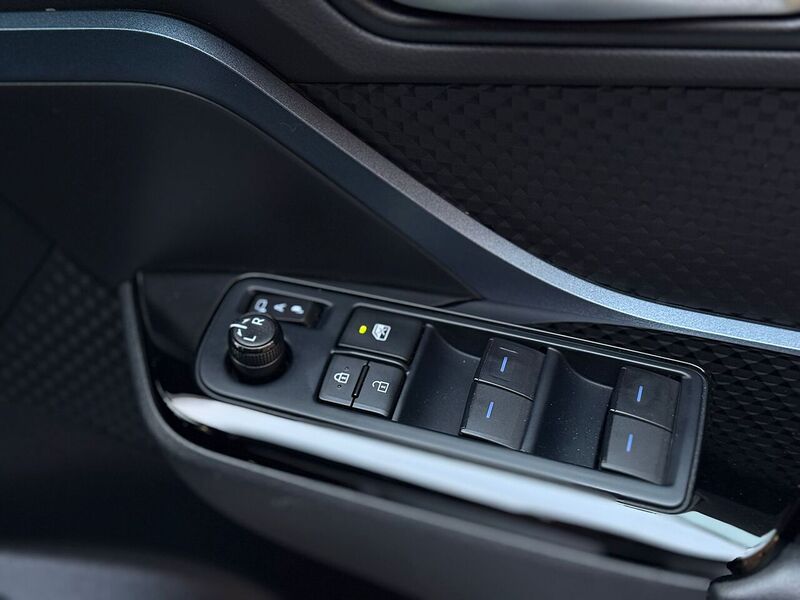 Toyota C-HR 1.8 VVT-h GPF Design SUV 5dr Petrol Hybrid CVT Euro 6 (s/s) (122 ps) - U346