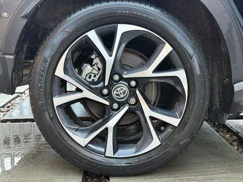 Toyota C-HR 1.8 VVT-h GPF Design SUV 5dr Petrol Hybrid CVT Euro 6 (s/s) (122 ps) - U346