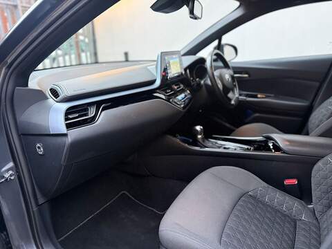 Toyota C-HR 1.8 VVT-h GPF Design SUV 5dr Petrol Hybrid CVT Euro 6 (s/s) (122 ps) - U346