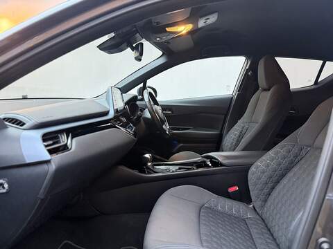 Toyota C-HR 1.8 VVT-h GPF Design SUV 5dr Petrol Hybrid CVT Euro 6 (s/s) (122 ps) - U346