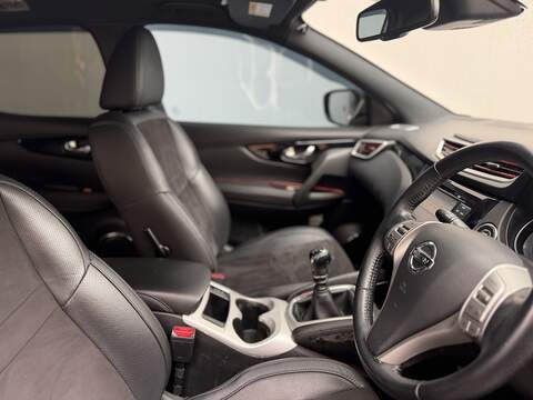 Nissan Qashqai 1.2 DIG-T N-Vision SUV 5dr Petrol Manual 2WD Euro 6 (s/s) (115 ps) - U354