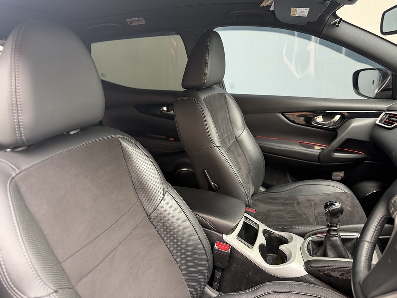 Nissan Qashqai 1.2 DIG-T N-Vision SUV 5dr Petrol Manual 2WD Euro 6 (s/s) (115 ps) - U354