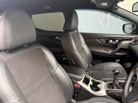 Nissan Qashqai 1.2 DIG-T N-Vision SUV 5dr Petrol Manual 2WD Euro 6 (s/s) (115 ps) - U354