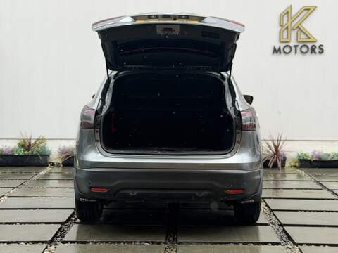 Nissan Qashqai 1.2 DIG-T N-Vision SUV 5dr Petrol Manual 2WD Euro 6 (s/s) (115 ps) - U354