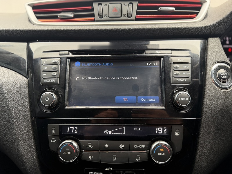 Nissan Qashqai 1.2 DIG-T N-Vision SUV 5dr Petrol Manual 2WD Euro 6 (s/s) (115 ps) - U354