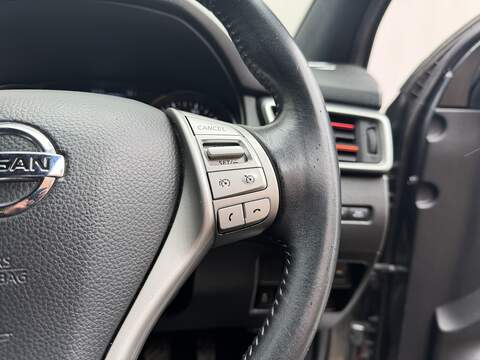 Nissan Qashqai 1.2 DIG-T N-Vision SUV 5dr Petrol Manual 2WD Euro 6 (s/s) (115 ps) - U354