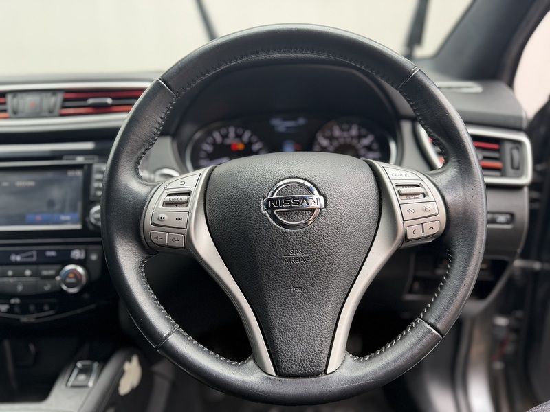 Nissan Qashqai 1.2 DIG-T N-Vision SUV 5dr Petrol Manual 2WD Euro 6 (s/s) (115 ps) - U354