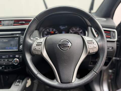Nissan Qashqai 1.2 DIG-T N-Vision SUV 5dr Petrol Manual 2WD Euro 6 (s/s) (115 ps) - U354