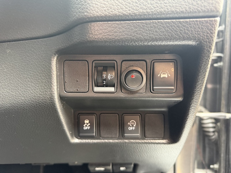 Nissan Qashqai 1.2 DIG-T N-Vision SUV 5dr Petrol Manual 2WD Euro 6 (s/s) (115 ps) - U354