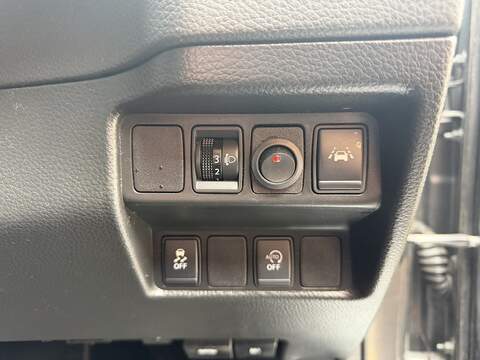 Nissan Qashqai 1.2 DIG-T N-Vision SUV 5dr Petrol Manual 2WD Euro 6 (s/s) (115 ps) - U354