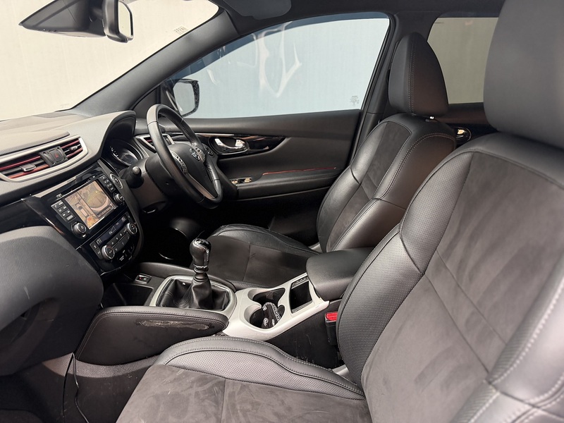 Nissan Qashqai 1.2 DIG-T N-Vision SUV 5dr Petrol Manual 2WD Euro 6 (s/s) (115 ps) - U354