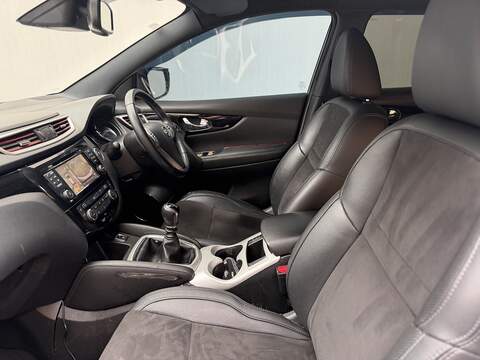 Nissan Qashqai 1.2 DIG-T N-Vision SUV 5dr Petrol Manual 2WD Euro 6 (s/s) (115 ps) - U354