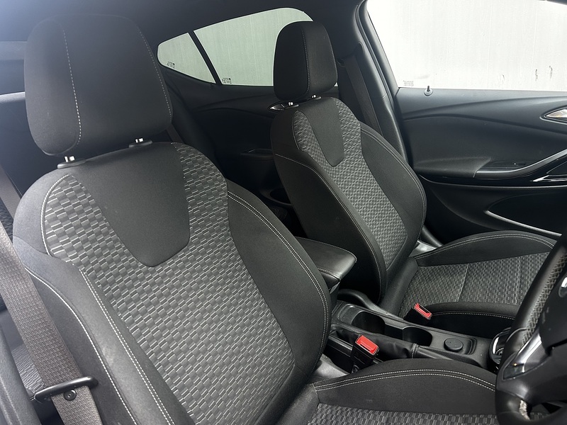 Vauxhall Astra 1.4i Turbo SRi Nav Hatchback 5dr Petrol Auto Euro 6 (s/s) (150 ps) - U373