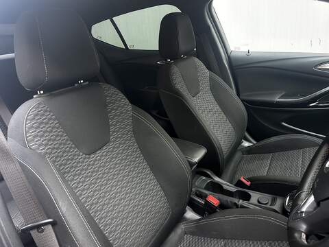 Vauxhall Astra 1.4i Turbo SRi Nav Hatchback 5dr Petrol Auto Euro 6 (s/s) (150 ps) - U373