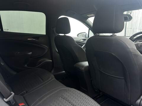 Vauxhall Astra 1.4i Turbo SRi Nav Hatchback 5dr Petrol Auto Euro 6 (s/s) (150 ps) - U373