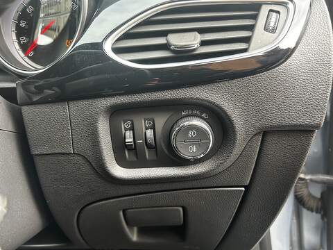 Vauxhall Astra 1.4i Turbo SRi Nav Hatchback 5dr Petrol Auto Euro 6 (s/s) (150 ps) - U373