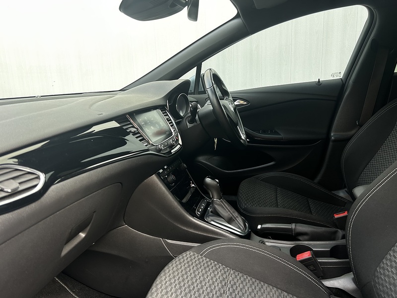 Vauxhall Astra 1.4i Turbo SRi Nav Hatchback 5dr Petrol Auto Euro 6 (s/s) (150 ps) - U373