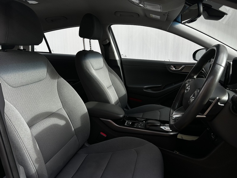 Hyundai IONIQ 38.3kWh Premium Hatchback 5dr Electric Auto (136 ps) - U374