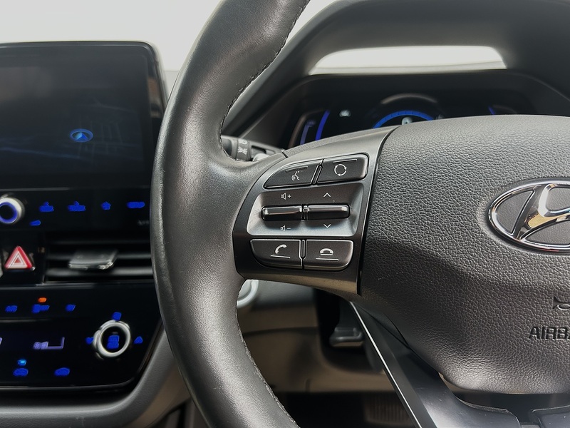 Hyundai IONIQ 38.3kWh Premium Hatchback 5dr Electric Auto (136 ps) - U374