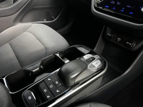 Hyundai IONIQ 38.3kWh Premium Hatchback 5dr Electric Auto (136 ps) - U374