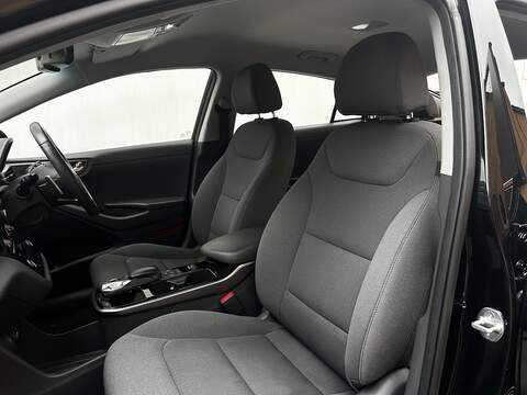 Hyundai IONIQ 38.3kWh Premium Hatchback 5dr Electric Auto (136 ps) - U374