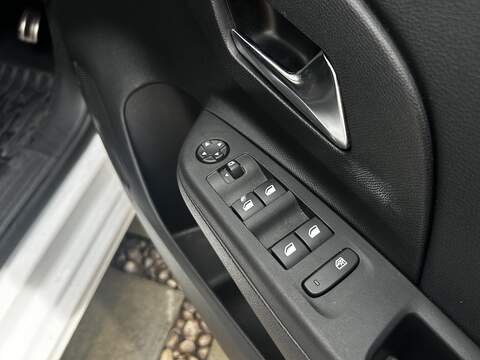 Vauxhall Corsa 1.2 Turbo SRi Edition Hatchback 5dr Petrol Manual Euro 6 (s/s) (100 ps) - U375