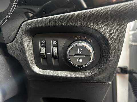 Vauxhall Corsa 1.2 Turbo SRi Edition Hatchback 5dr Petrol Manual Euro 6 (s/s) (100 ps) - U375