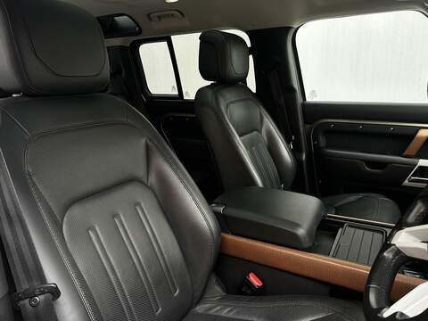 Land Rover Defender 110 2.0 Si4 HSE SUV 5dr Petrol Auto 4WD Euro 6 (s/s) (300 ps) - U381