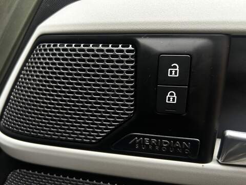 Land Rover Defender 110 2.0 Si4 HSE SUV 5dr Petrol Auto 4WD Euro 6 (s/s) (300 ps) - U381