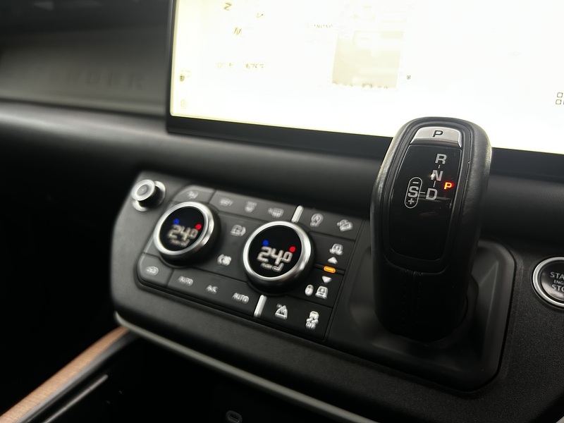 Land Rover Defender 110 2.0 Si4 HSE SUV 5dr Petrol Auto 4WD Euro 6 (s/s) (300 ps) - U381