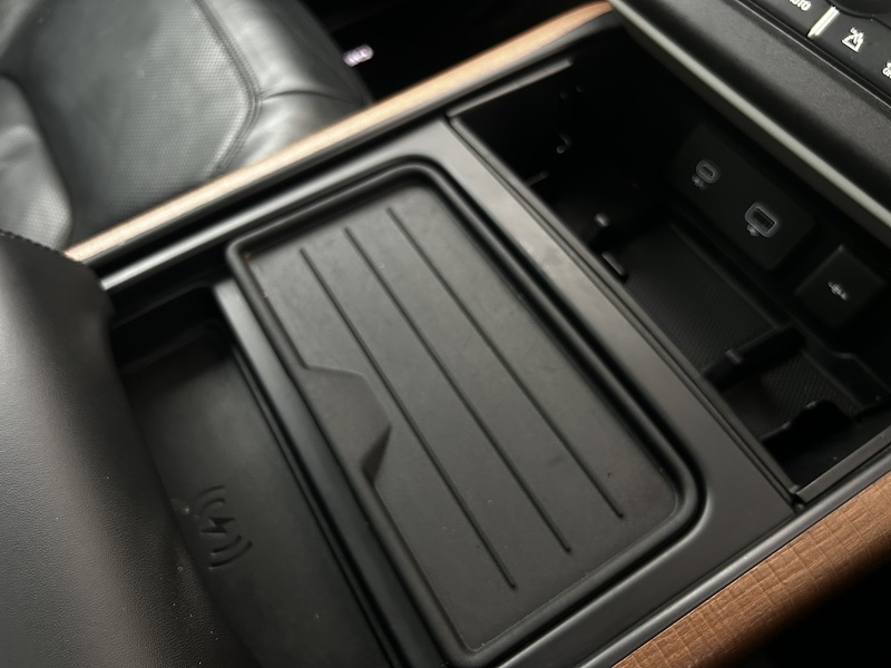 Land Rover Defender 110 2.0 Si4 HSE SUV 5dr Petrol Auto 4WD Euro 6 (s/s) (300 ps) - U381