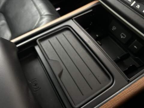 Land Rover Defender 110 2.0 Si4 HSE SUV 5dr Petrol Auto 4WD Euro 6 (s/s) (300 ps) - U381