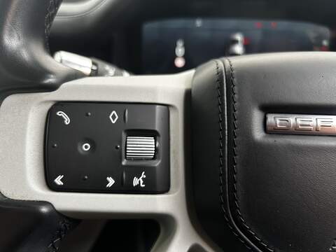 Land Rover Defender 110 2.0 Si4 HSE SUV 5dr Petrol Auto 4WD Euro 6 (s/s) (300 ps) - U381