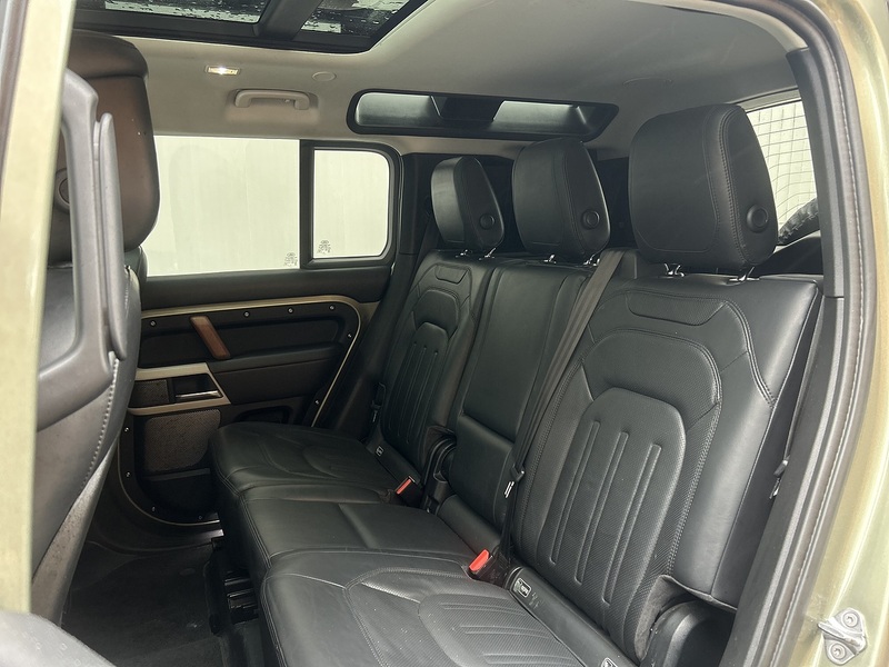 Land Rover Defender 110 2.0 Si4 HSE SUV 5dr Petrol Auto 4WD Euro 6 (s/s) (300 ps) - U381