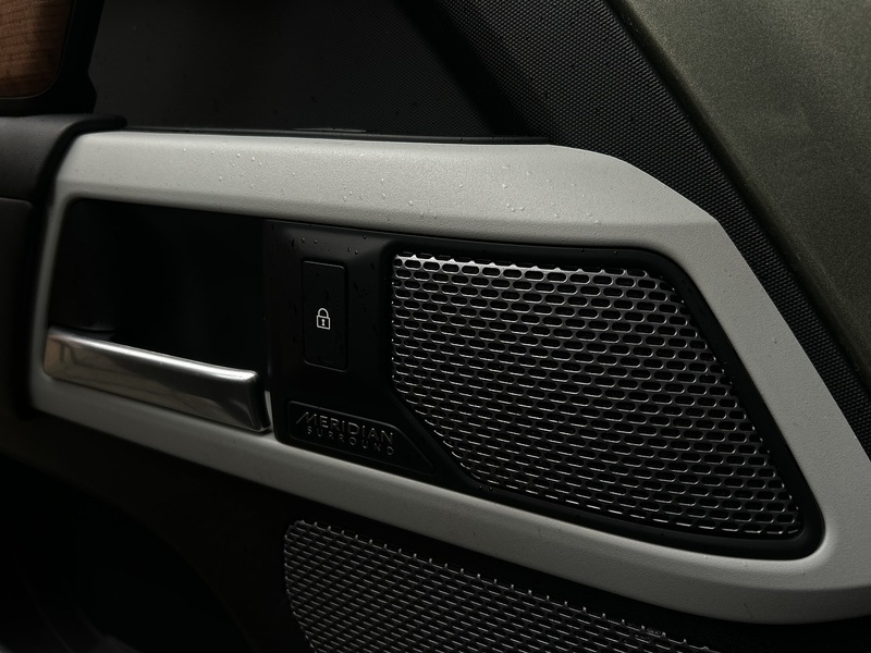 Land Rover Defender 110 2.0 Si4 HSE SUV 5dr Petrol Auto 4WD Euro 6 (s/s) (300 ps) - U381