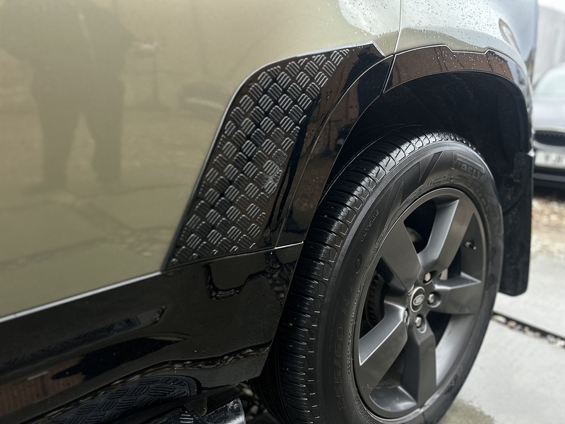 Land Rover Defender 110 2.0 Si4 HSE SUV 5dr Petrol Auto 4WD Euro 6 (s/s) (300 ps) - U381