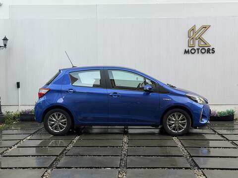 Toyota Yaris 1.5 VVT-h Icon Hatchback 5dr Petrol Hybrid E-CVT Euro 6 (s/s) (100 ps) - U384