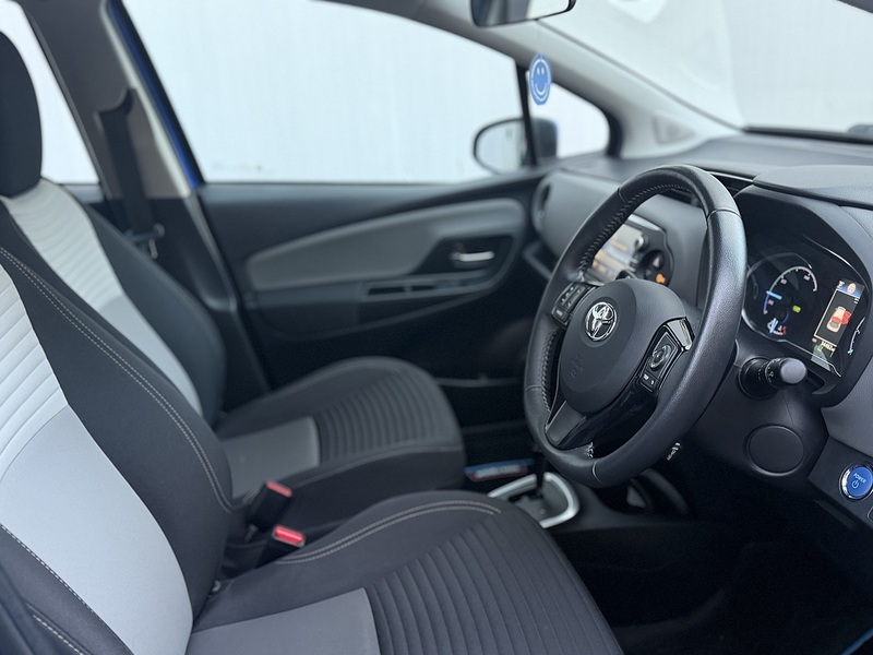 Toyota Yaris 1.5 VVT-h Icon Hatchback 5dr Petrol Hybrid E-CVT Euro 6 (s/s) (100 ps) - U384