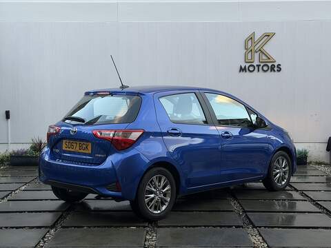 Toyota Yaris 1.5 VVT-h Icon Hatchback 5dr Petrol Hybrid E-CVT Euro 6 (s/s) (100 ps) - U384