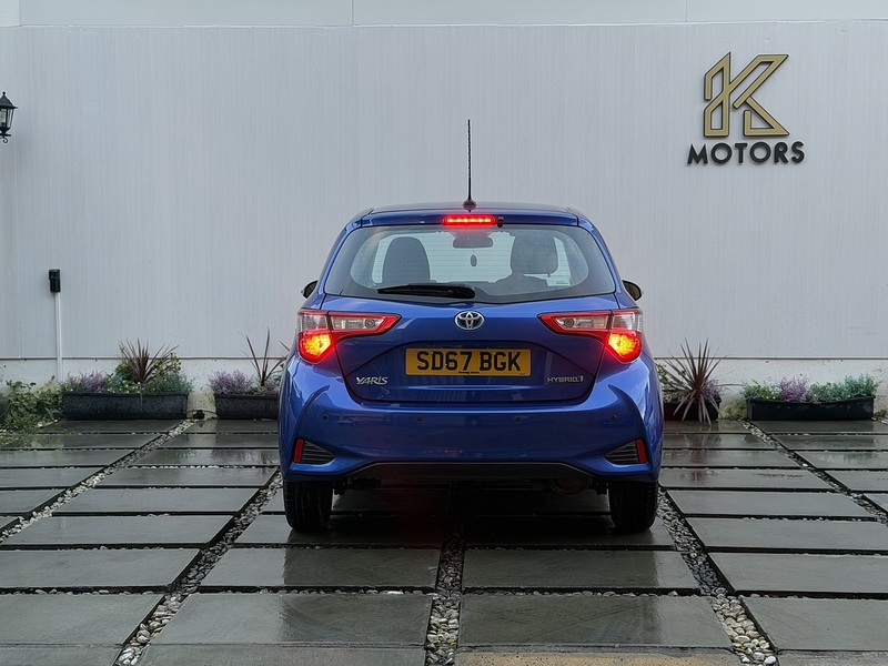 Toyota Yaris 1.5 VVT-h Icon Hatchback 5dr Petrol Hybrid E-CVT Euro 6 (s/s) (100 ps) - U384