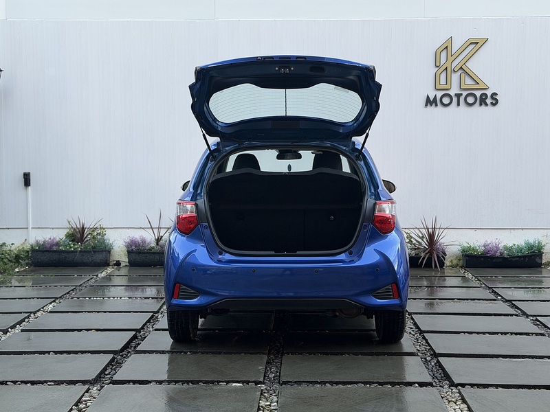 Toyota Yaris 1.5 VVT-h Icon Hatchback 5dr Petrol Hybrid E-CVT Euro 6 (s/s) (100 ps) - U384