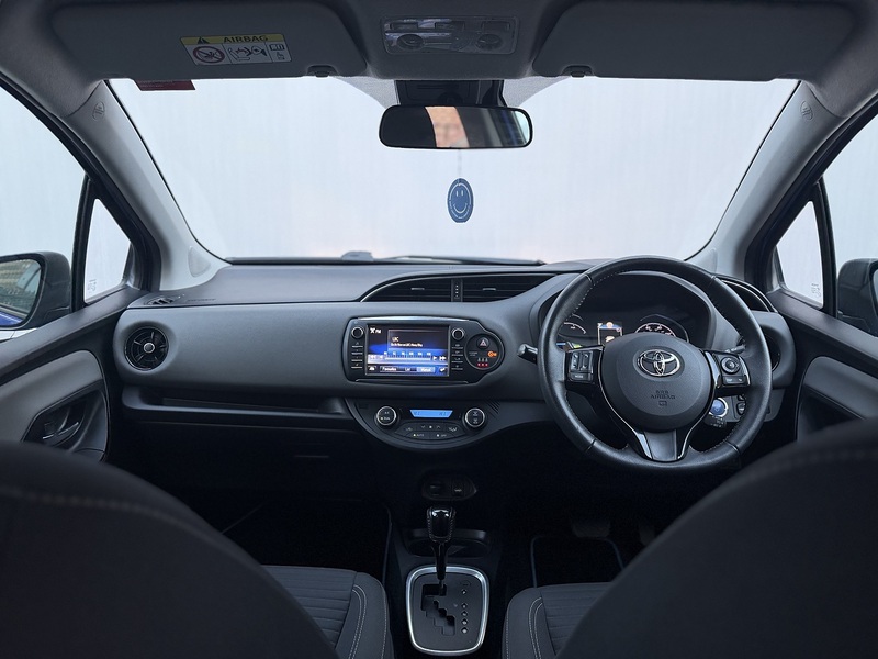 Toyota Yaris 1.5 VVT-h Icon Hatchback 5dr Petrol Hybrid E-CVT Euro 6 (s/s) (100 ps) - U384