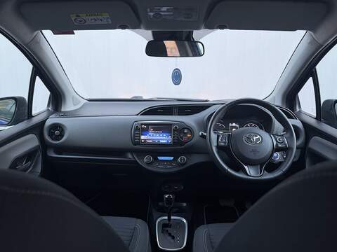 Toyota Yaris 1.5 VVT-h Icon Hatchback 5dr Petrol Hybrid E-CVT Euro 6 (s/s) (100 ps) - U384