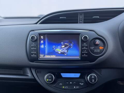 Toyota Yaris 1.5 VVT-h Icon Hatchback 5dr Petrol Hybrid E-CVT Euro 6 (s/s) (100 ps) - U384